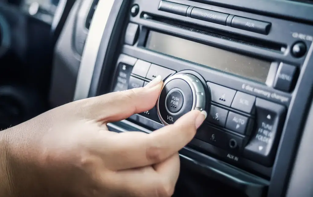 Car Radio Keeps Switching from AUX to Radio? Easy Fixes! 3 Faulty Bluetooth Receiver